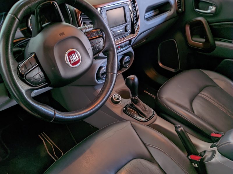 VENDO FIAT TORO 2.0 16V TURBO DIESEL VOLCANO 4WD AT9