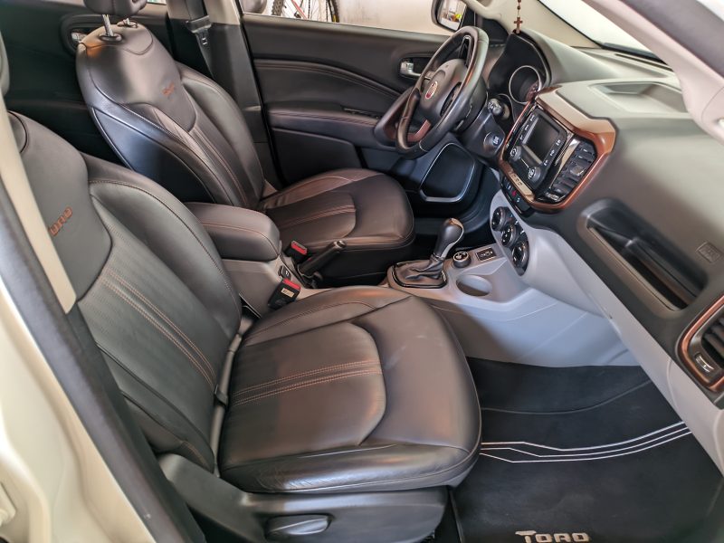 VENDO FIAT TORO 2.0 16V TURBO DIESEL VOLCANO 4WD AT9